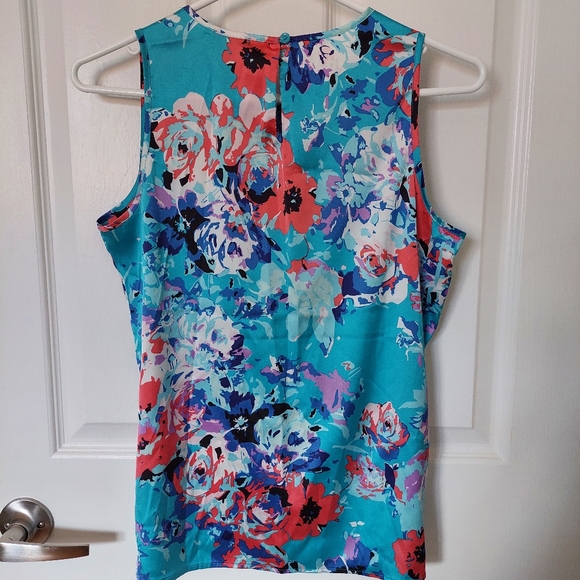 Ann Taylor Short Sleeve Floral Printed Stretchy Blouse, size XS. - Picture 2 of 4